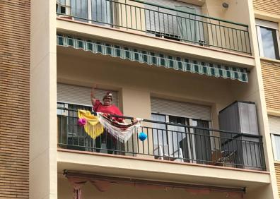 Imagen secundaria 1 - Coronavirus en La Rioja:La Feria de Abril también se celebra en los balcones de Calahorra