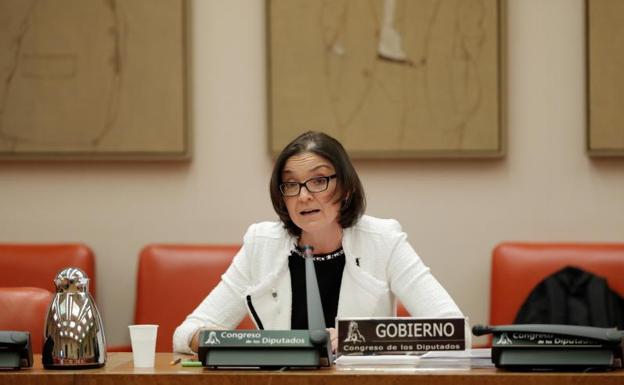 La ministra Reyes Maroto en su comparecencia en la comisión del Congreso.