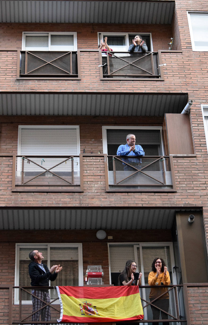 Los ciudadanos siguen mostrando su respeto a quienes están en primera línea de esta lucha contra el coronavirus 