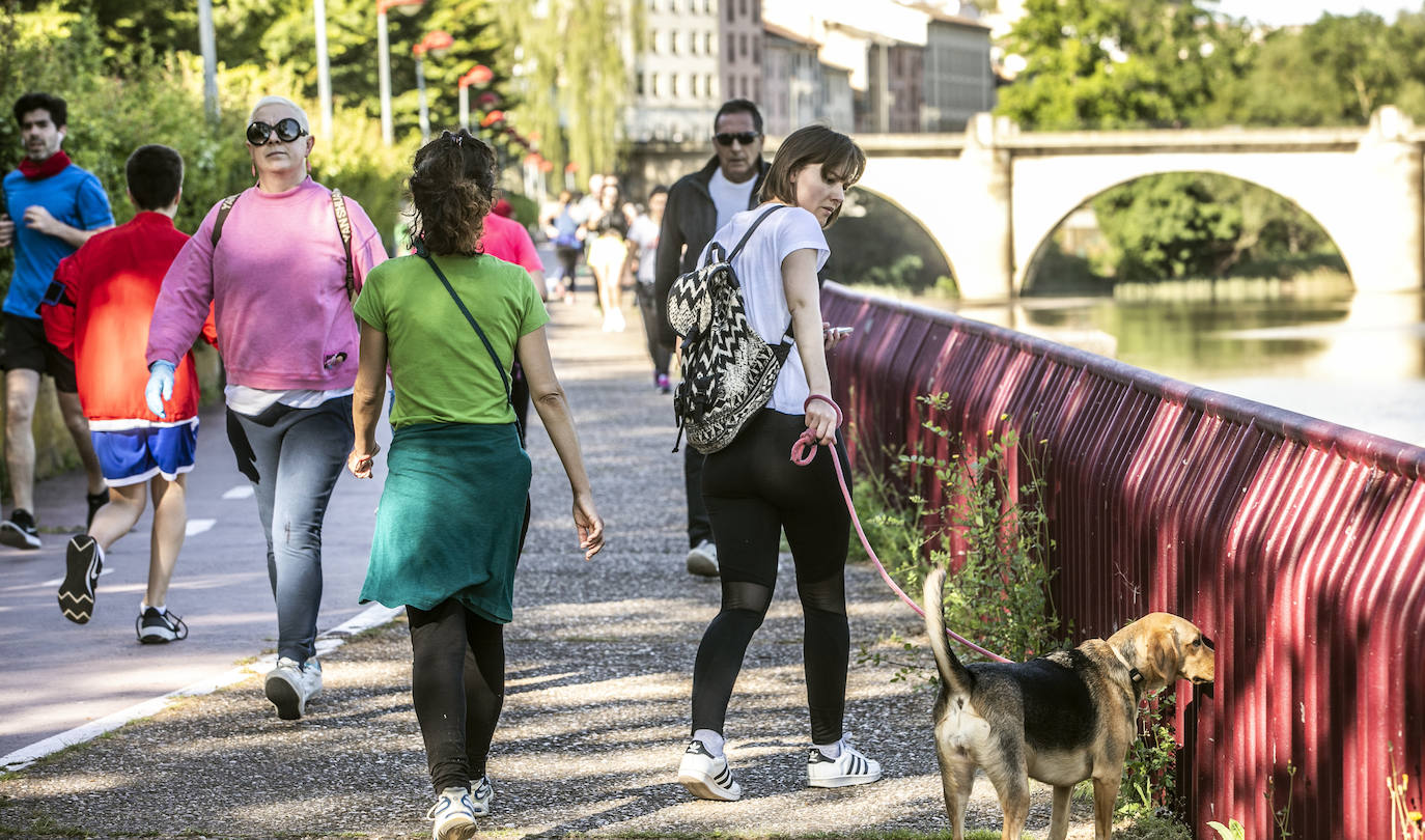 Fotos: Logroño sale a la calle a pasear y a hacer deporte