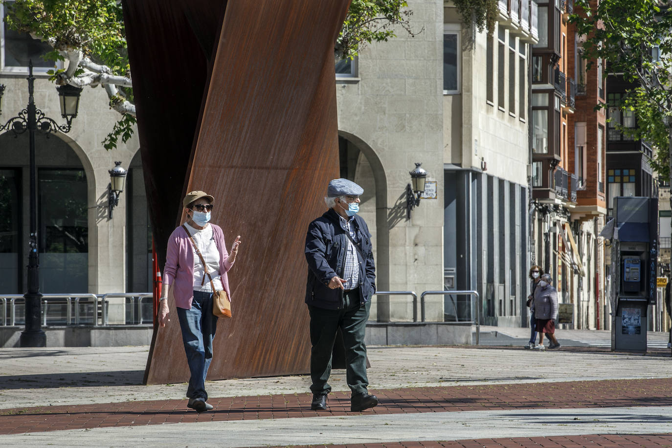 Fotos: Logroño sale a la calle a pasear y a hacer deporte