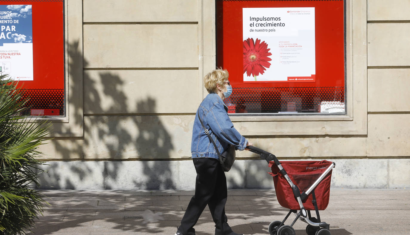 Fotos: Logroño sale a la calle a pasear y a hacer deporte