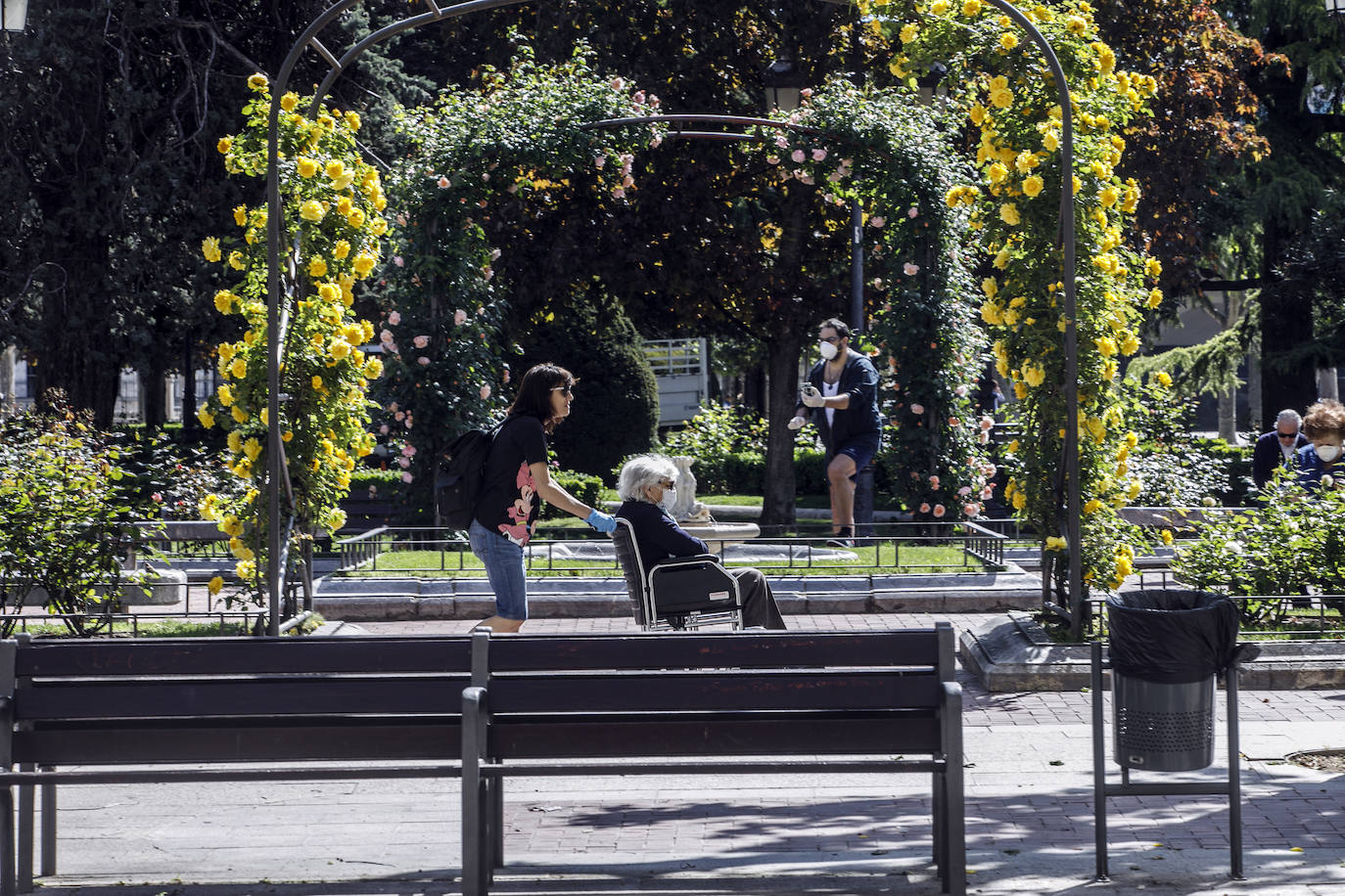 Fotos: Logroño sale a la calle a pasear y a hacer deporte