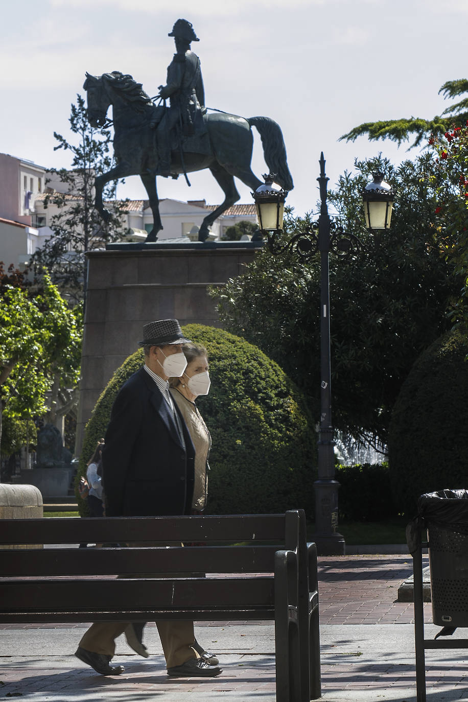 Fotos: Logroño sale a la calle a pasear y a hacer deporte