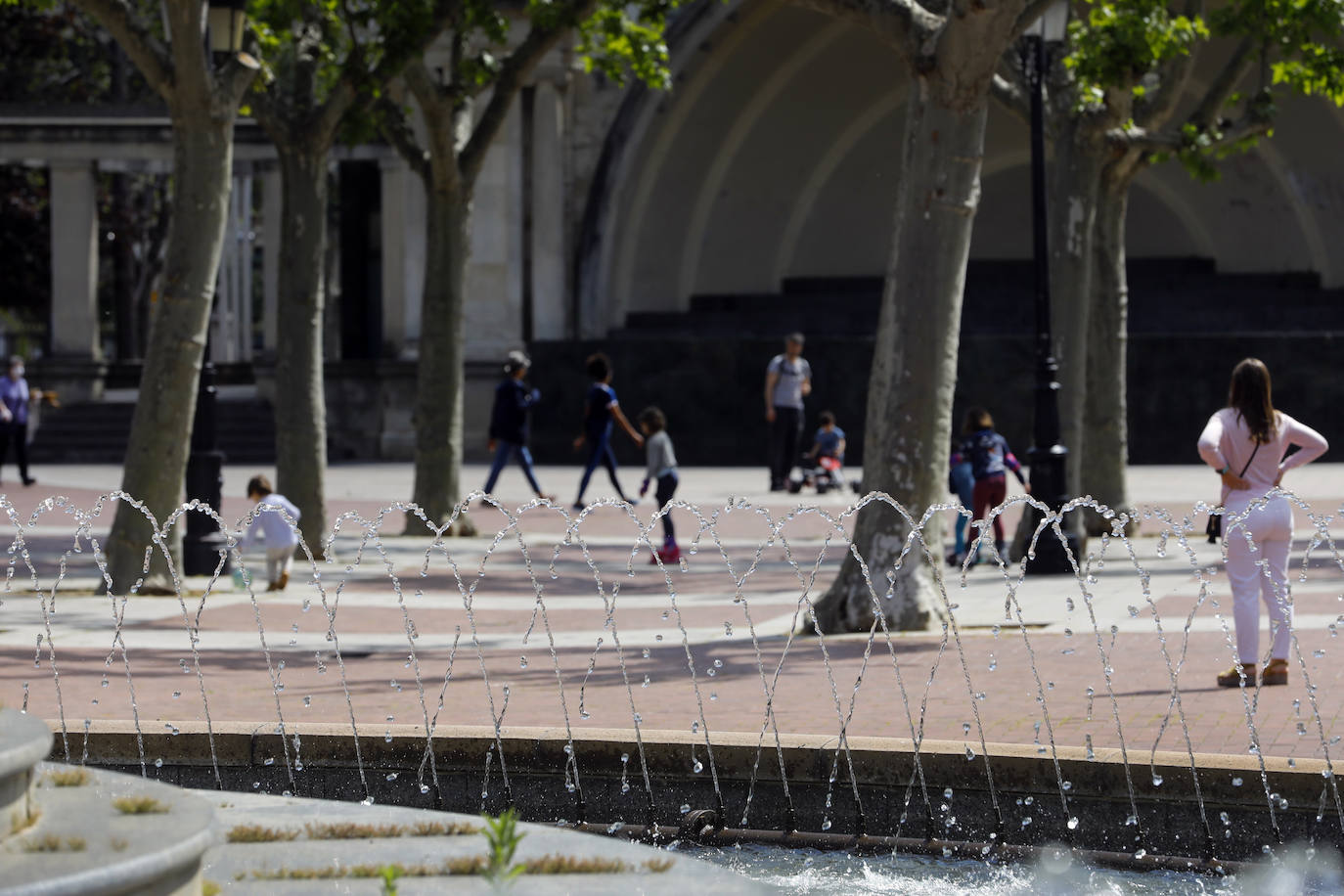 Fotos: Logroño sale a la calle a pasear y a hacer deporte