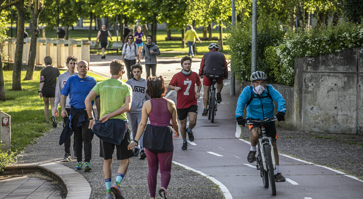 Fotos: Logroño sale a la calle a pasear y a hacer deporte