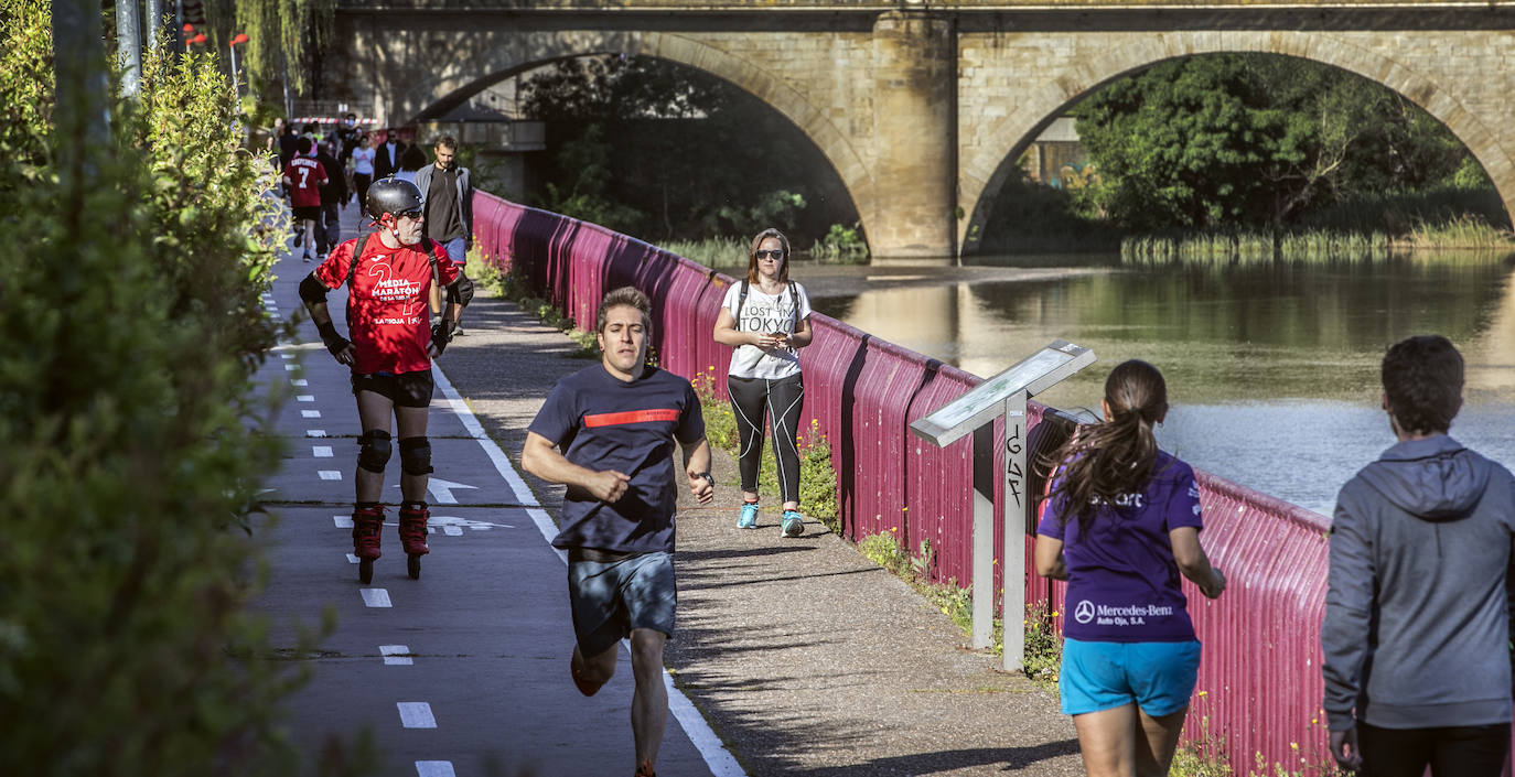 Fotos: Logroño sale a la calle a pasear y a hacer deporte