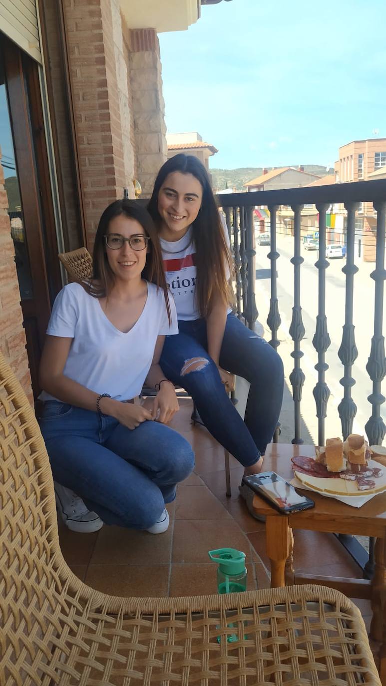 La semana pasada Rincón de Olivedo celebró San Pedro Mártir de Verona. El programa incluyó misa por Facebook, disfraces, gincana, ronda, almuerzo y 'pobre de mí' en los balcones.