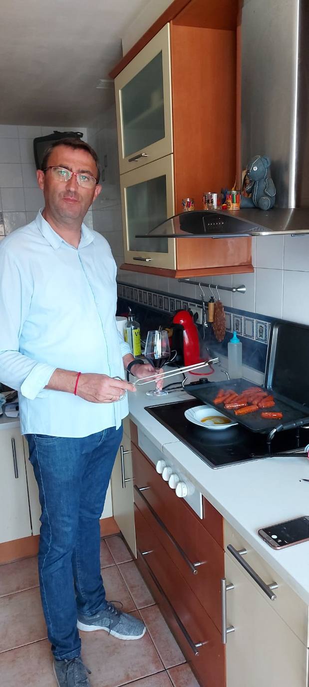 La semana pasada Rincón de Olivedo celebró San Pedro Mártir de Verona. El programa incluyó misa por Facebook, disfraces, gincana, ronda, almuerzo y 'pobre de mí' en los balcones.