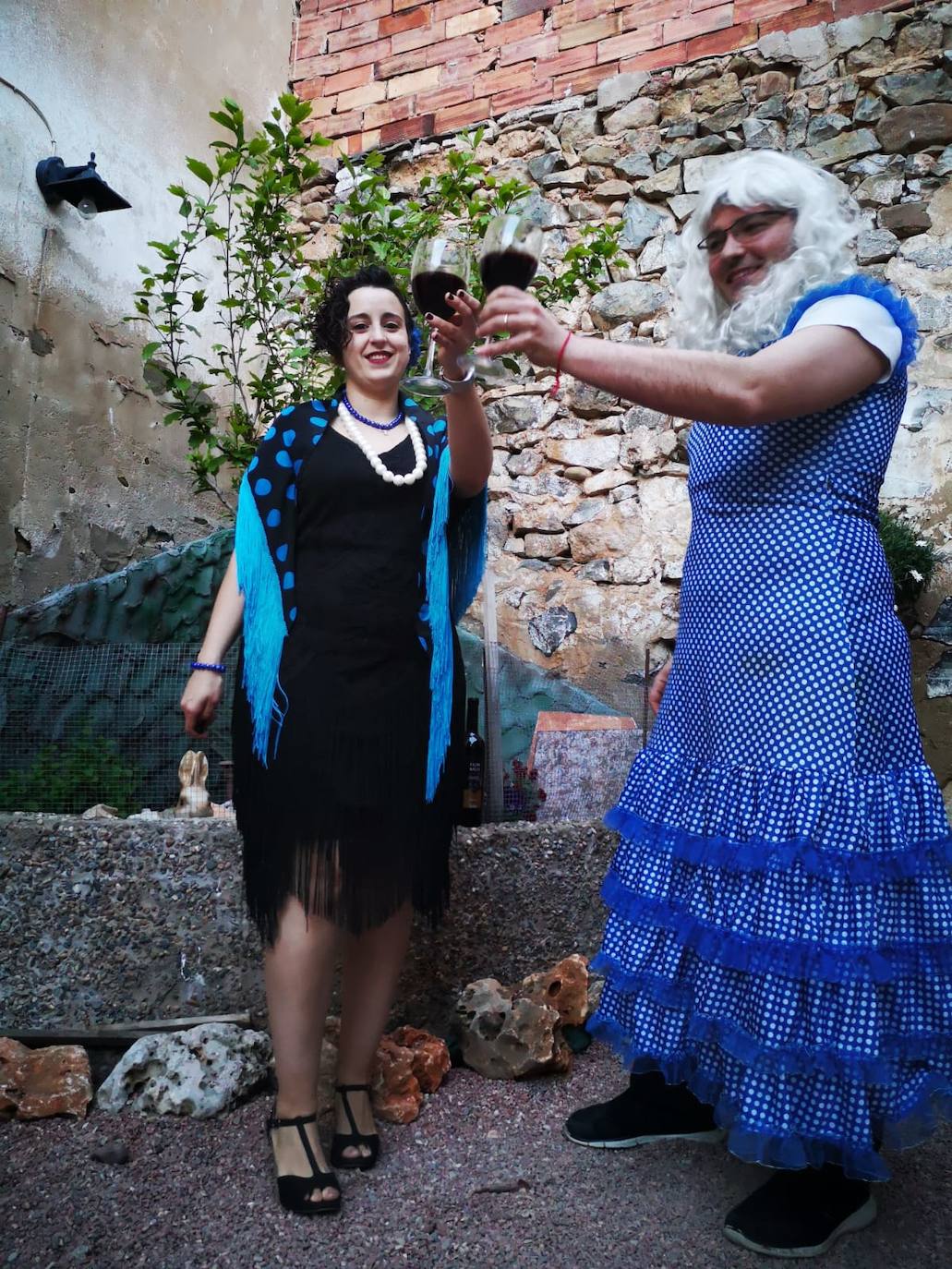 La semana pasada Rincón de Olivedo celebró San Pedro Mártir de Verona. El programa incluyó misa por Facebook, disfraces, gincana, ronda, almuerzo y 'pobre de mí' en los balcones.