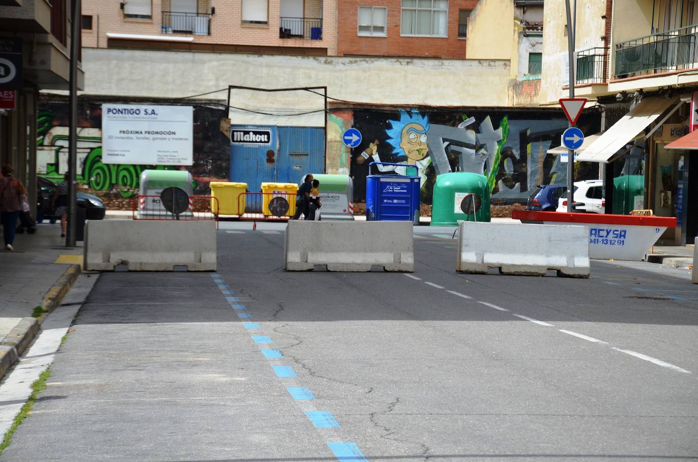 Apertura de terrazas y comercios de Calahorra. Las terrazas abiertas estaban todas ocupadas.