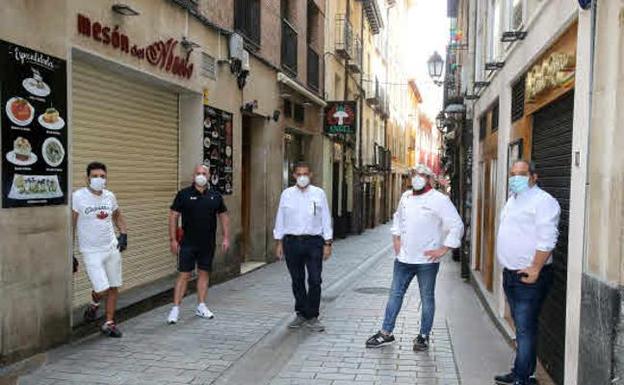 Los hosteleros de la Laurel esperarán a abrir al 1 de julio