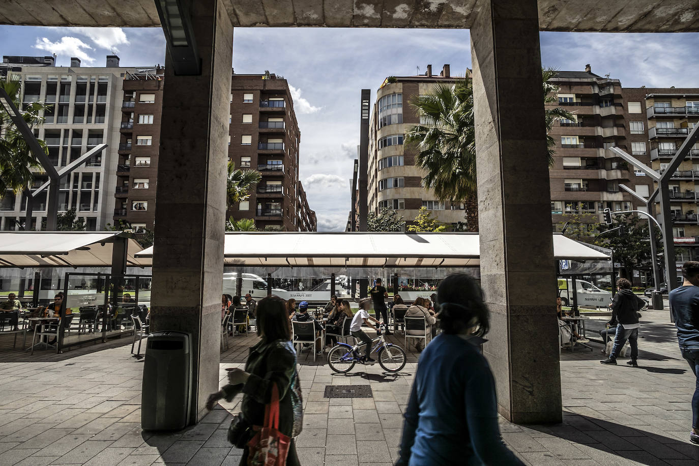 Fotos: Los logroñeses llenan las terrazas en el primer día de la fase 1