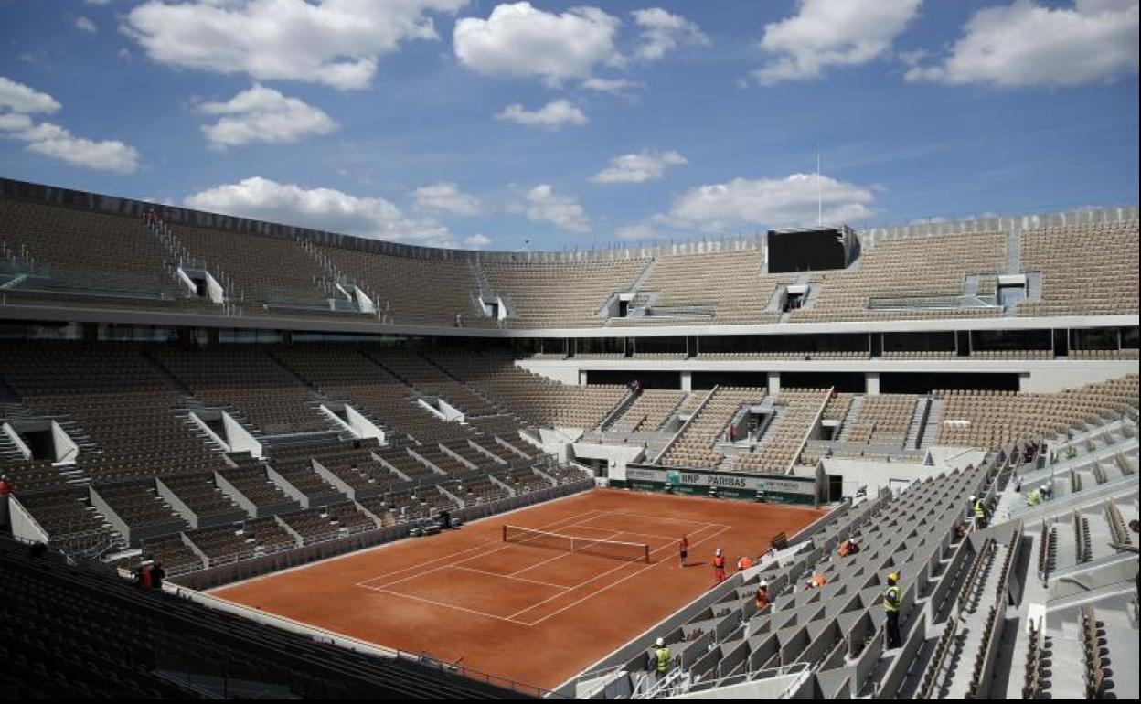 Vista de la pista central de Roland Garros, vacía. 