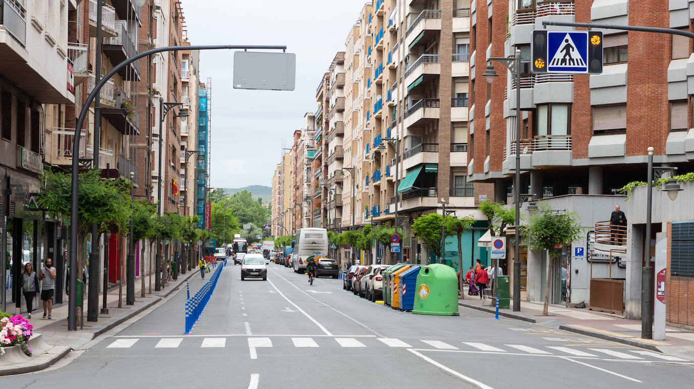 La ciudad de Logroño amplía sus aceras para desplazarse de forma segura durante la crisis pero con visos de permanencia