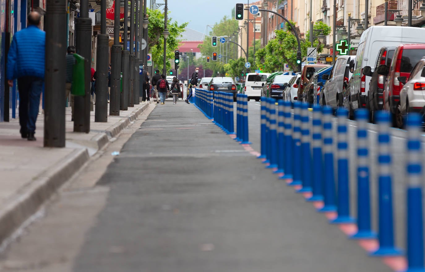 La ciudad de Logroño amplía sus aceras para desplazarse de forma segura durante la crisis pero con visos de permanencia
