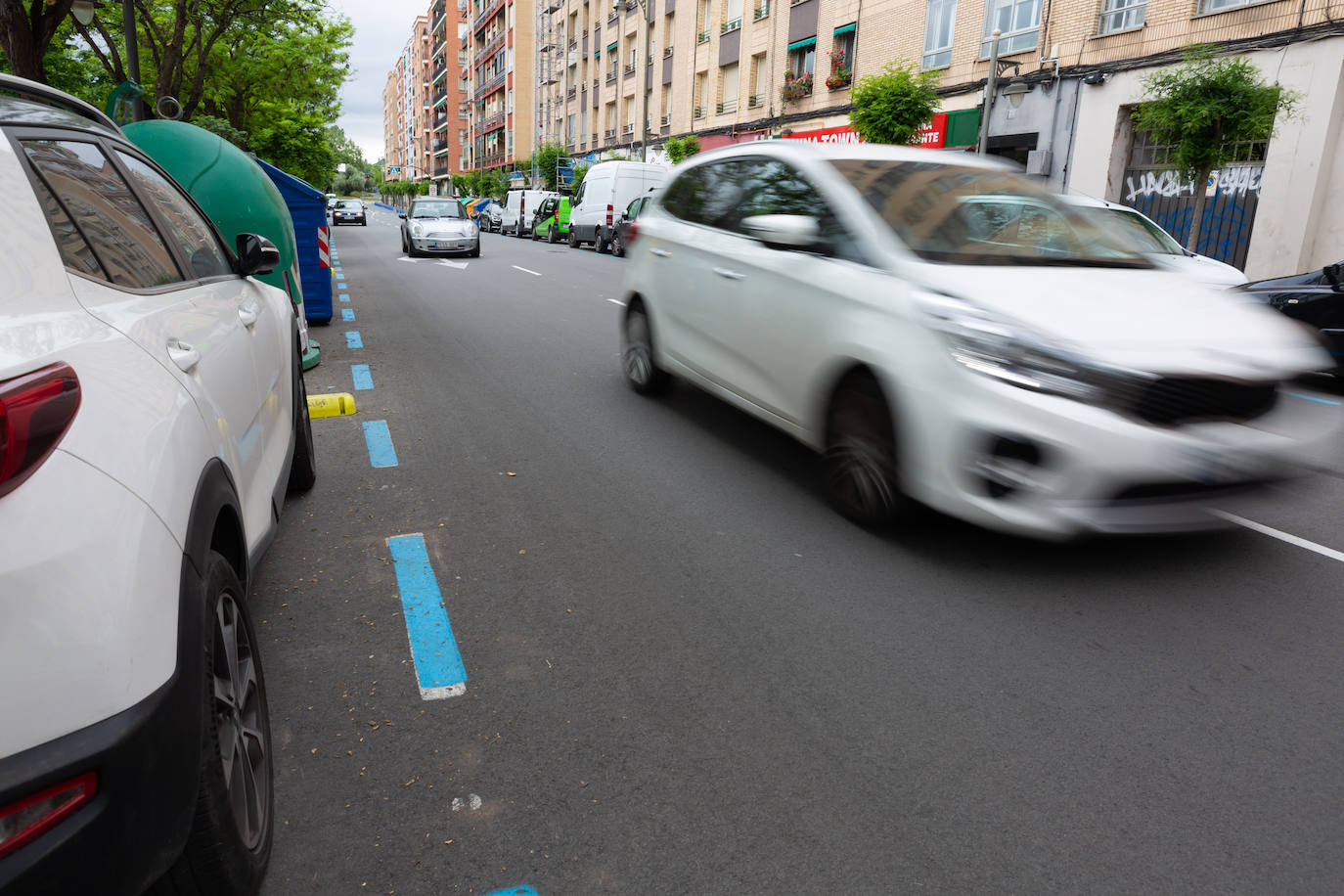 La ciudad de Logroño amplía sus aceras para desplazarse de forma segura durante la crisis pero con visos de permanencia
