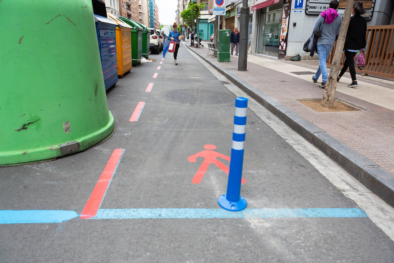 La ciudad de Logroño amplía sus aceras para desplazarse de forma segura durante la crisis pero con visos de permanencia