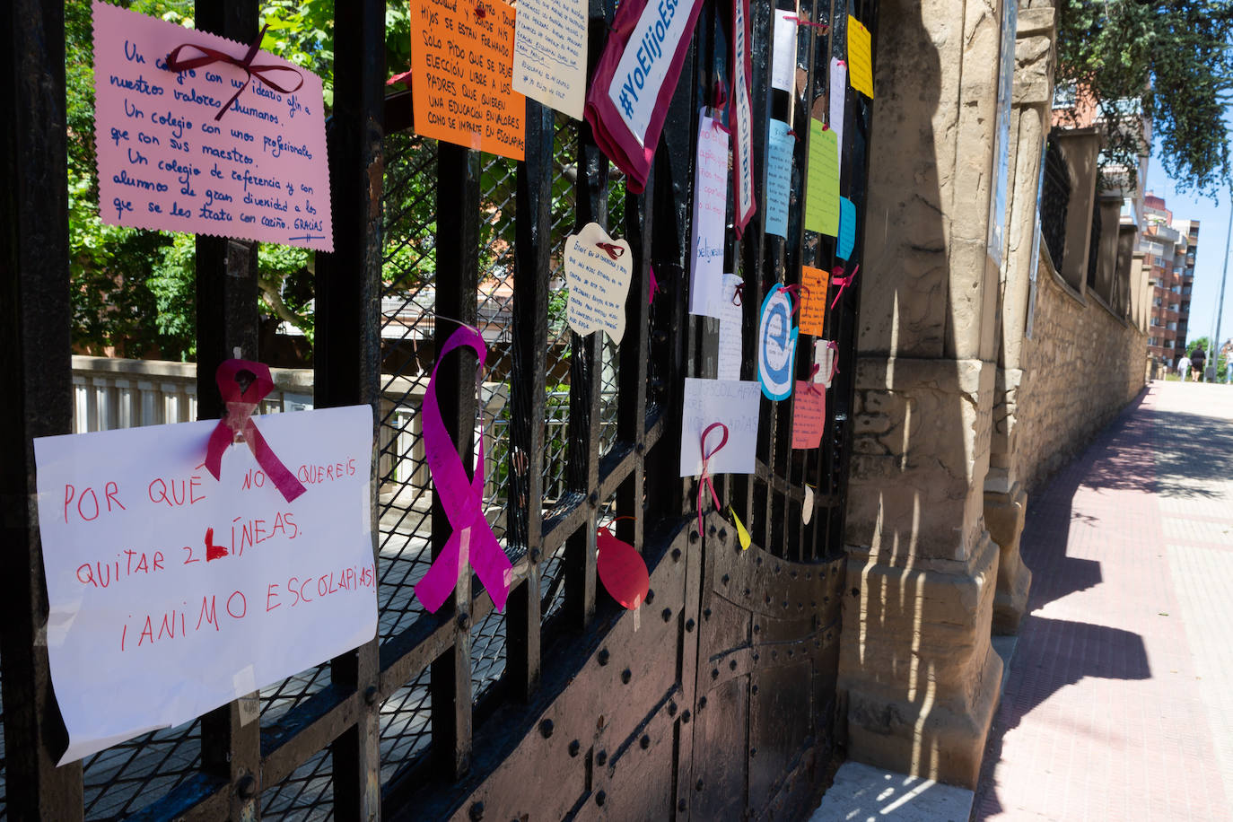 Escolapias se llena de mensajes de apoyo