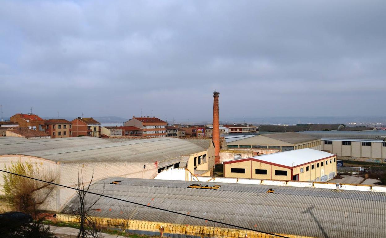 Patrimonio da luz verde a la modificación del Plan General para ubicar el centro de FP de Calahorra en el solar de 'Envases Moreno'