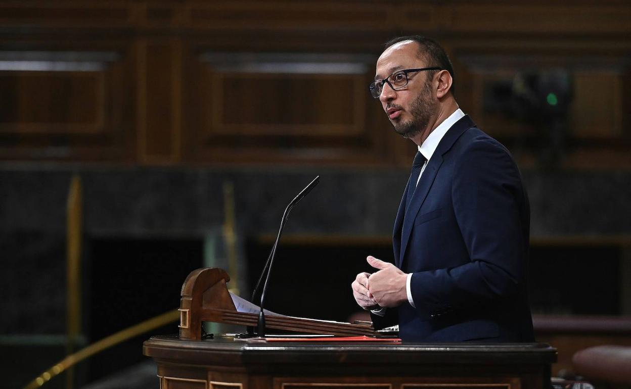 Alfonsoi Rodríguez Gómez de Celis, durante una intervención este jueves en el pleno del Congreso de los Diputados.