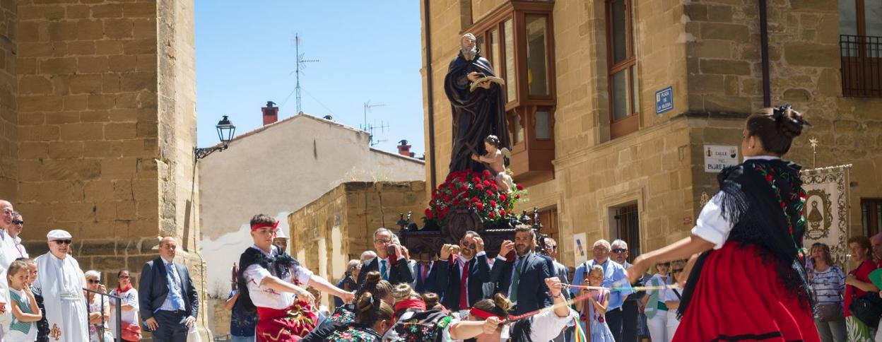 Procesión con las reliquias e imagen del santo celebrada el 25 de junio del 2019. 