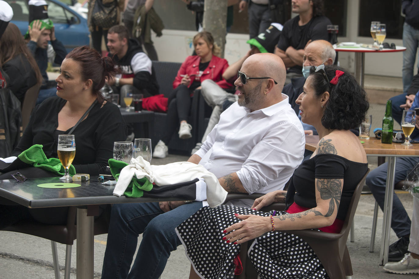 Concierto que ha protagonizado en Santo Domingo de la Calzada esta mañana el grupo de rock La Vil Canalla, con motivo de la inauguración del local hostelero Metro 66. Se trata del primer concierto en directo desde que comenzó la crisis del coronavirus.