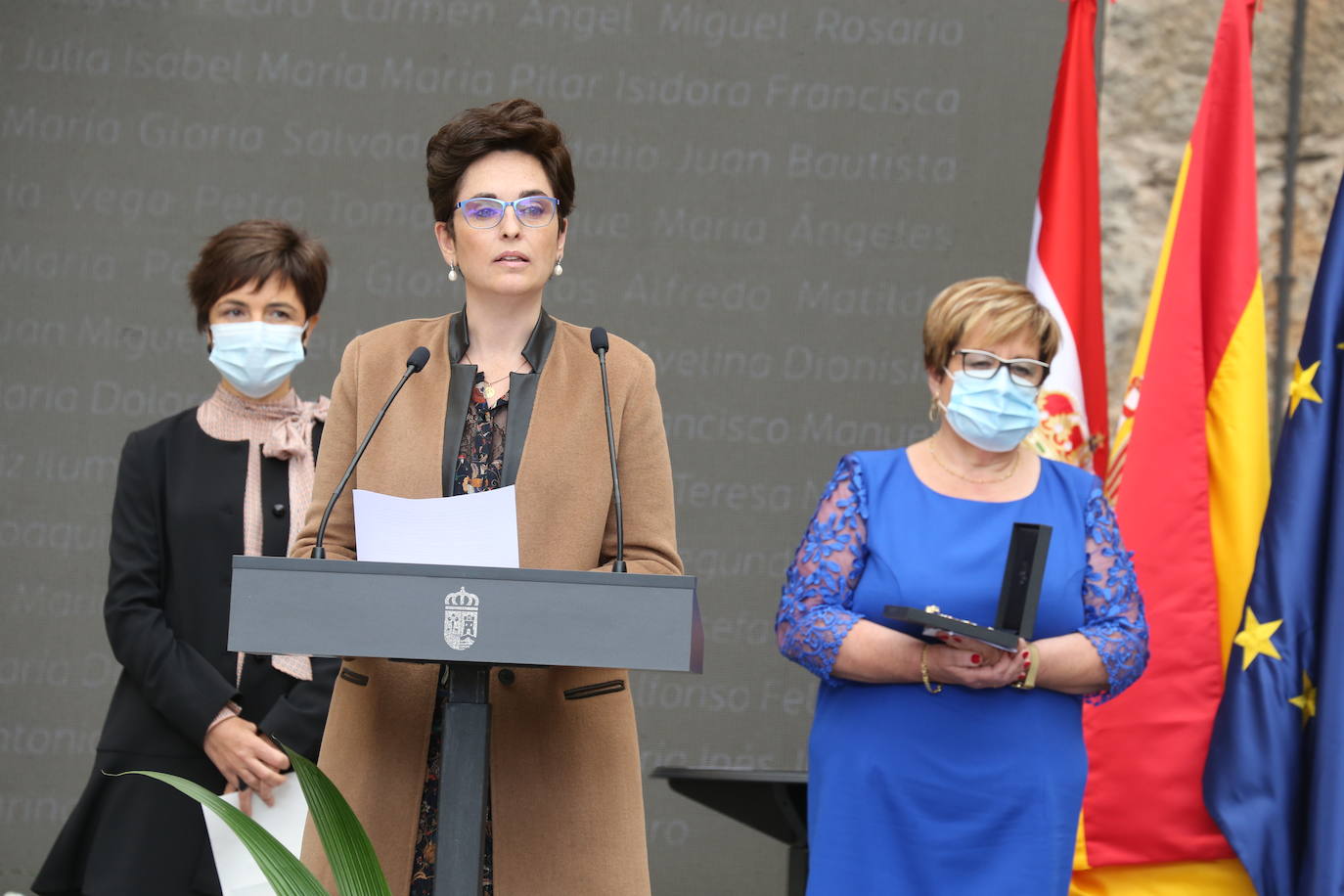 El recientemente fallecido teniente coronel Jesús Gayoso y el colectivo de profesionales sanitarios y sociosanitarios de la región han sido los distinguidos en este Día de La Rioja que ha estado marcado por la lucha contra el Covid-19