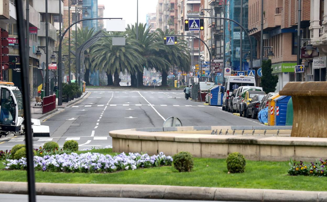 Una calle de Logroño, desierta por la pandemia. 