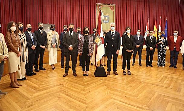 Imagen principal - «Esta situación pasará y seremos una sociedad mejor»