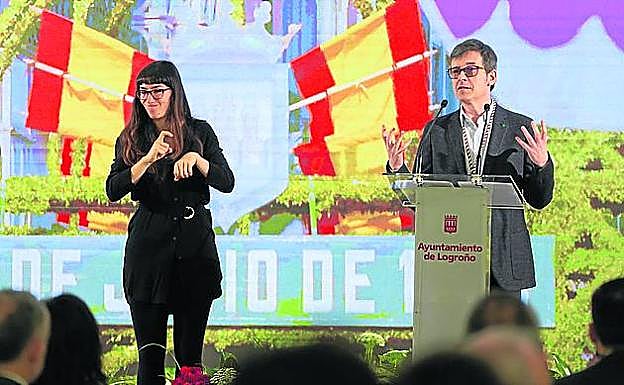 Imagen principal - Distintos momentos del acto con el que la ciudad quiso conmemorar el patrón... quedando emplazados a celebrar el V Centenario en 2021 sin COVID-19 a ser posible. 