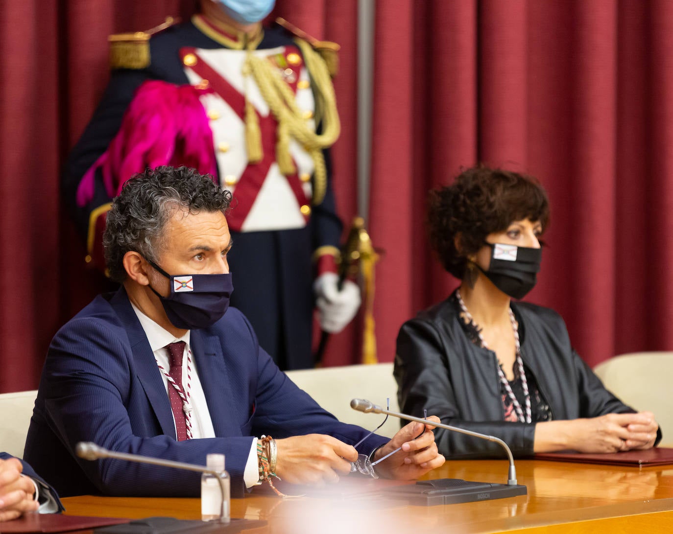 El Consistorio ha reconocido la responsabilidad «ejemplar» de la ciudadanía logroñesa en este estado de alarma y el trabajo de los sanitarios, de las fuerzas y los cuerpos de seguridad, así como de los empleados públicos. 