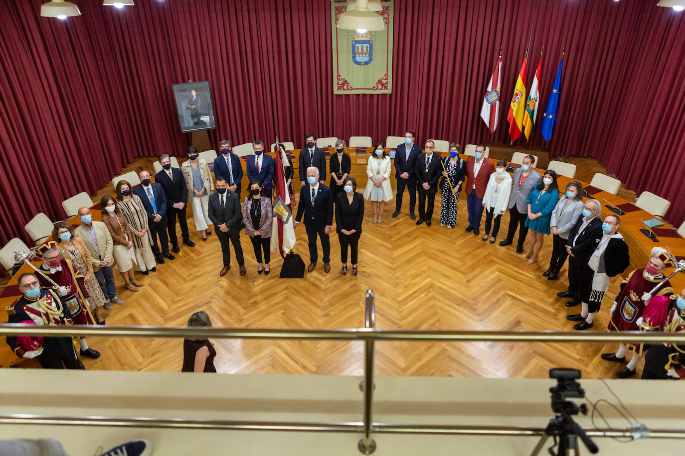 El Consistorio ha reconocido la responsabilidad «ejemplar» de la ciudadanía logroñesa en este estado de alarma y el trabajo de los sanitarios, de las fuerzas y los cuerpos de seguridad, así como de los empleados públicos. 