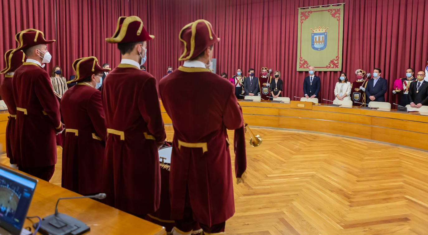 El Consistorio ha reconocido la responsabilidad «ejemplar» de la ciudadanía logroñesa en este estado de alarma y el trabajo de los sanitarios, de las fuerzas y los cuerpos de seguridad, así como de los empleados públicos. 