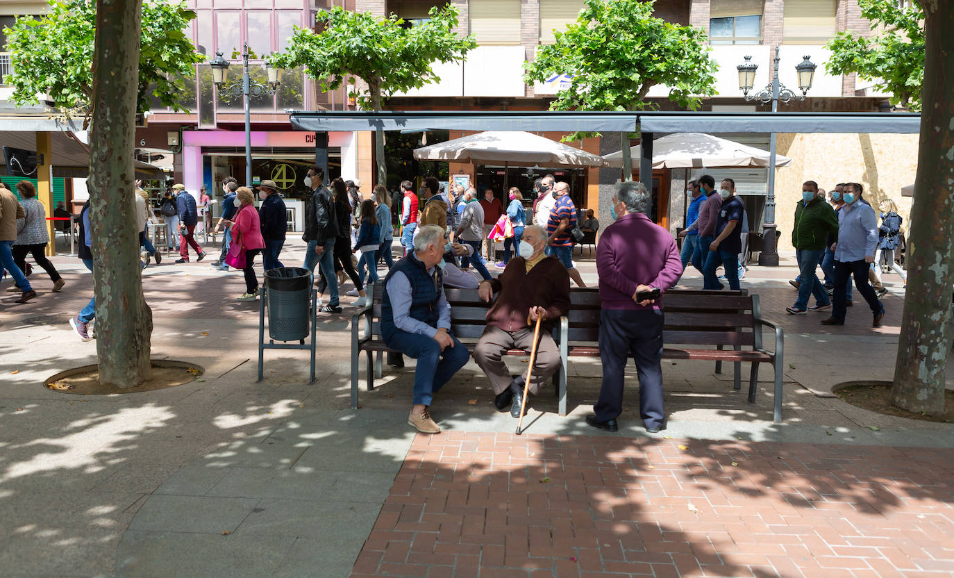 Diego Urdiales ha encabezado el 'paseo' taurino por El Espolón