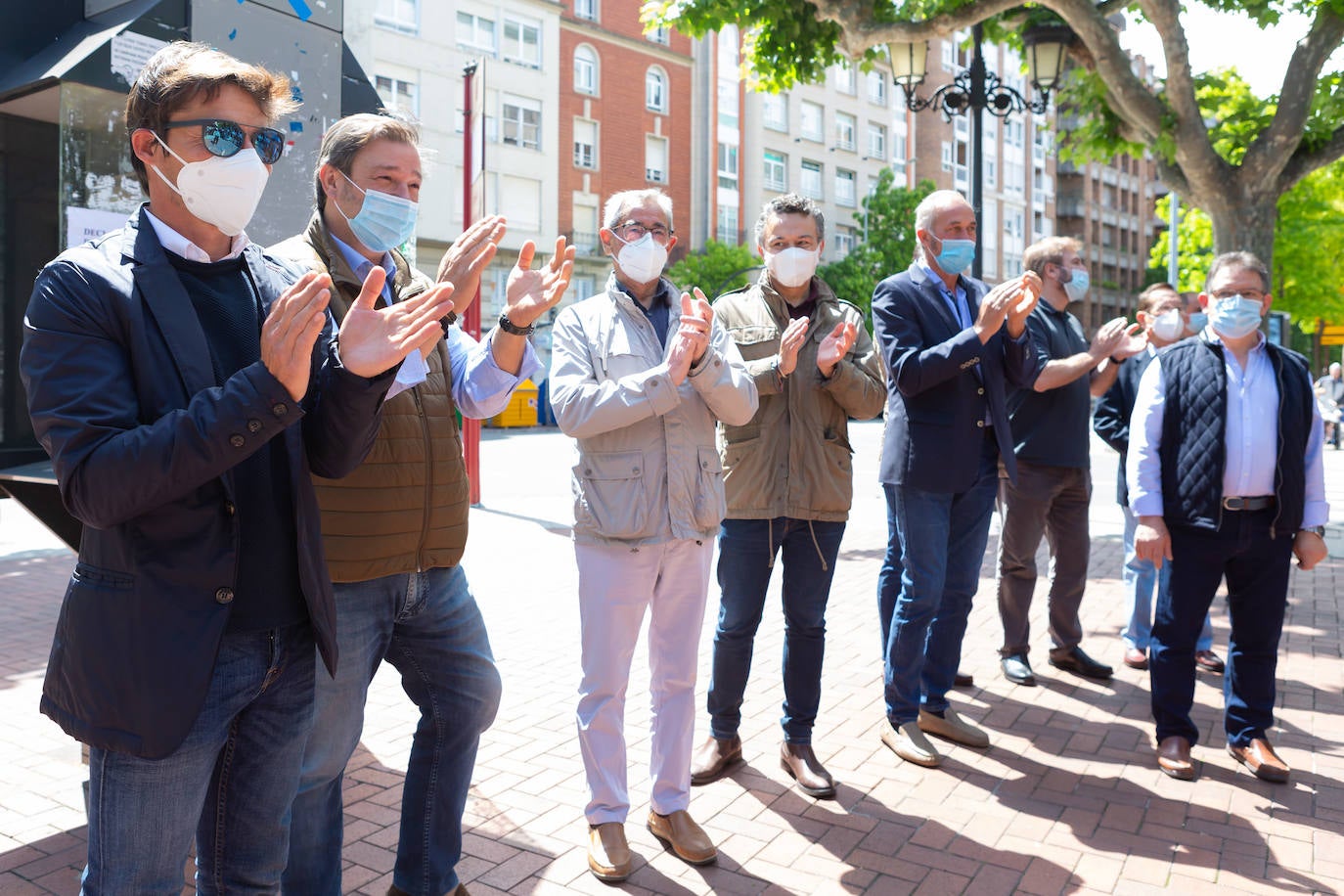 Diego Urdiales ha encabezado el 'paseo' taurino por El Espolón