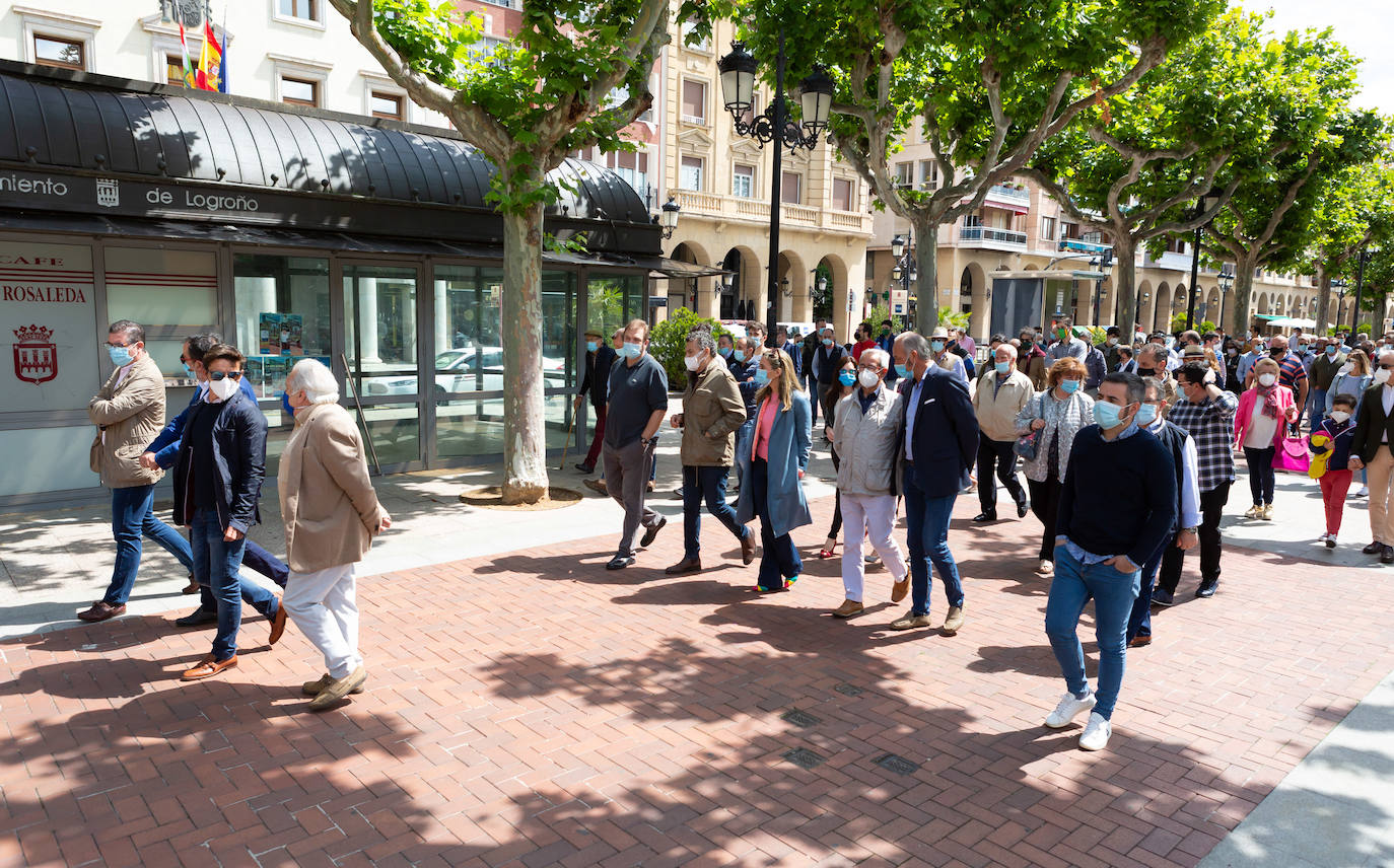 Diego Urdiales ha encabezado el 'paseo' taurino por El Espolón