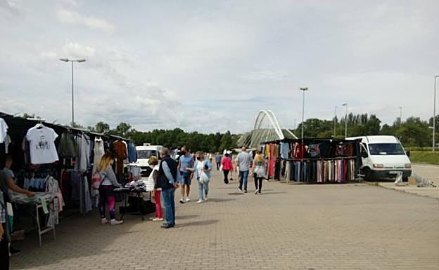 Imagen principal - Menos aforo y menos público el primer día. 