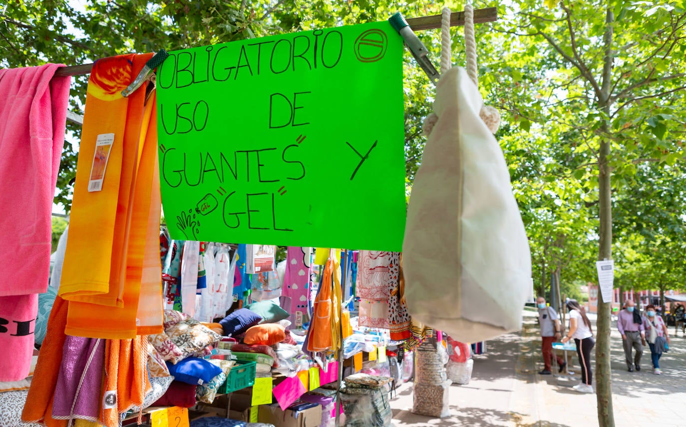 Las medidas de seguridad han sido la principal novedad de la apertura del popular mercado logroñés