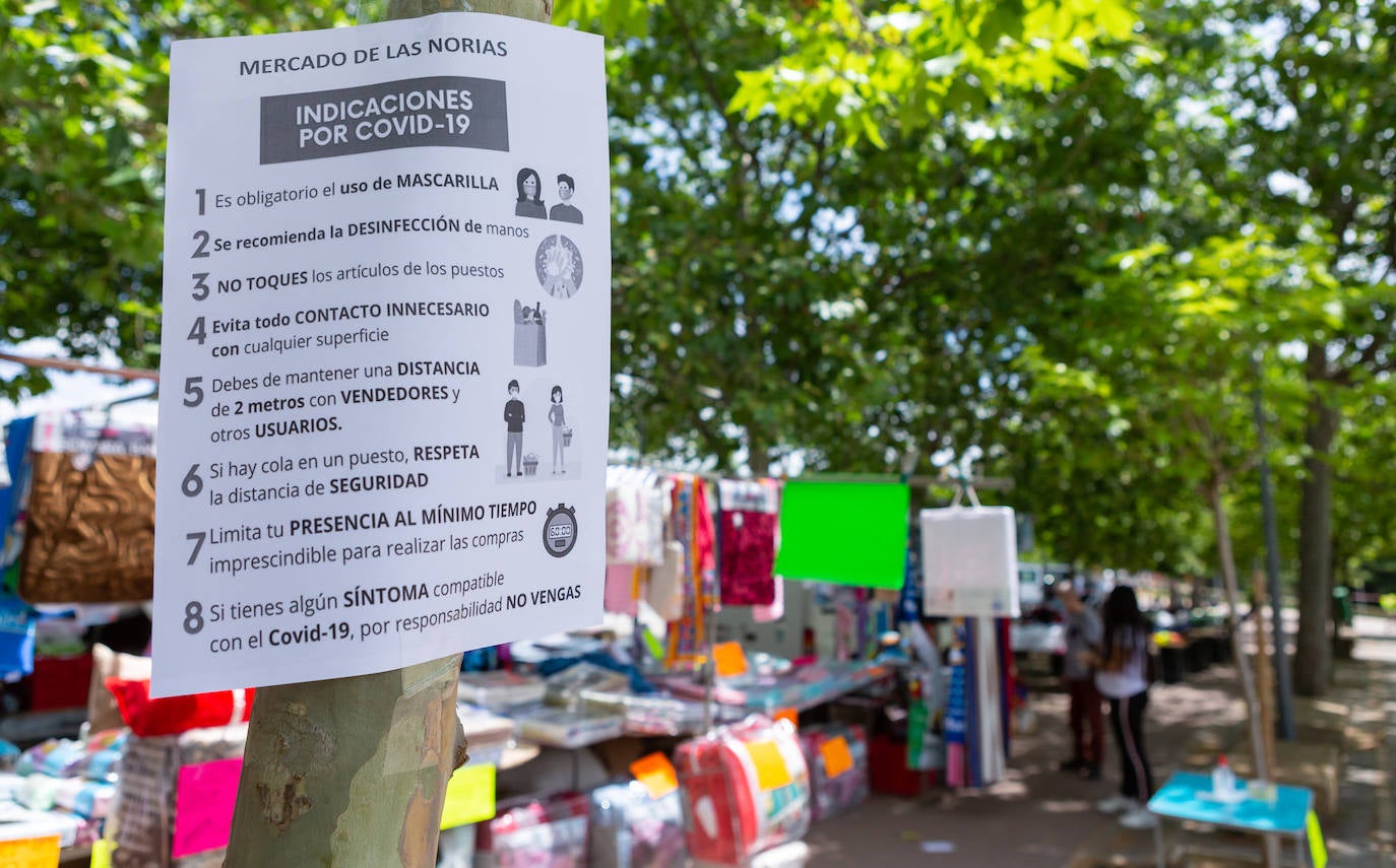 Las medidas de seguridad han sido la principal novedad de la apertura del popular mercado logroñés