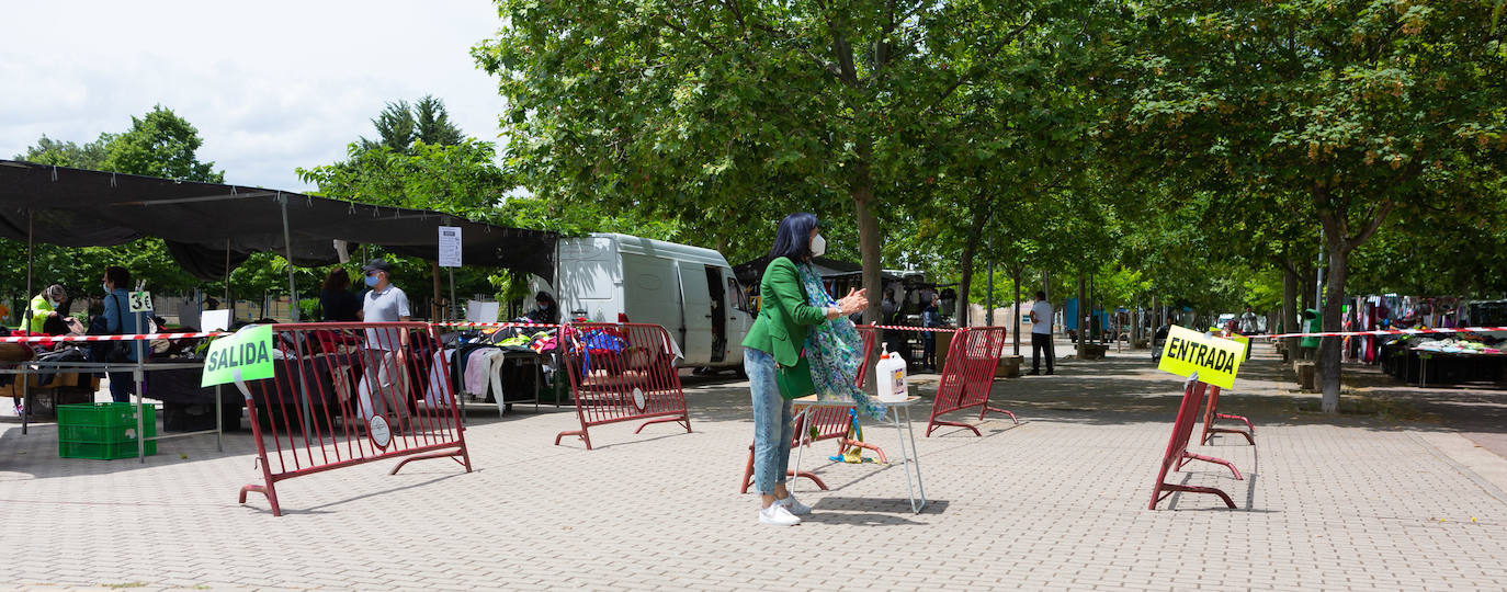 Las medidas de seguridad han sido la principal novedad de la apertura del popular mercado logroñés