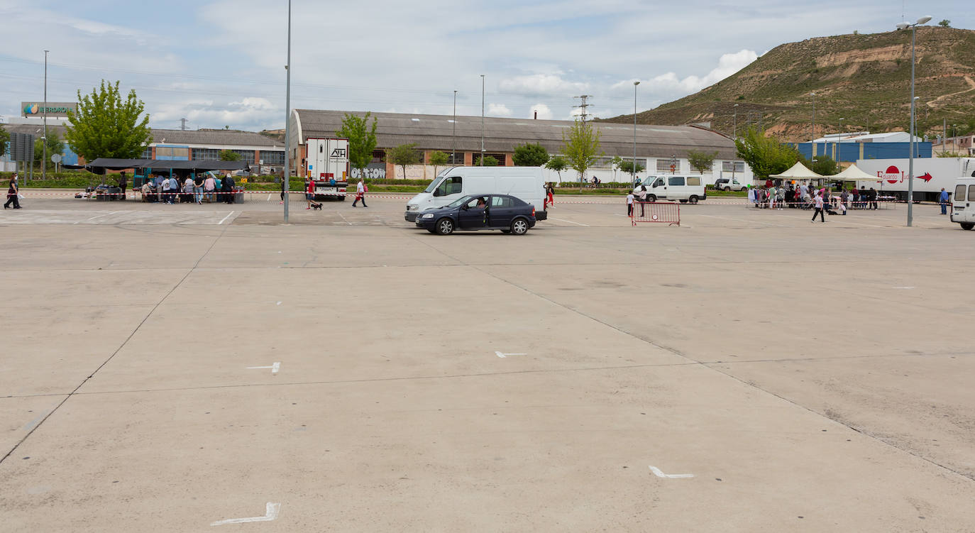 Las medidas de seguridad han sido la principal novedad de la apertura del popular mercado logroñés
