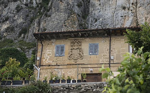  Cellorigo. Pueblo de nobles y batallas, acurrucado junto a Peña Luenga. 