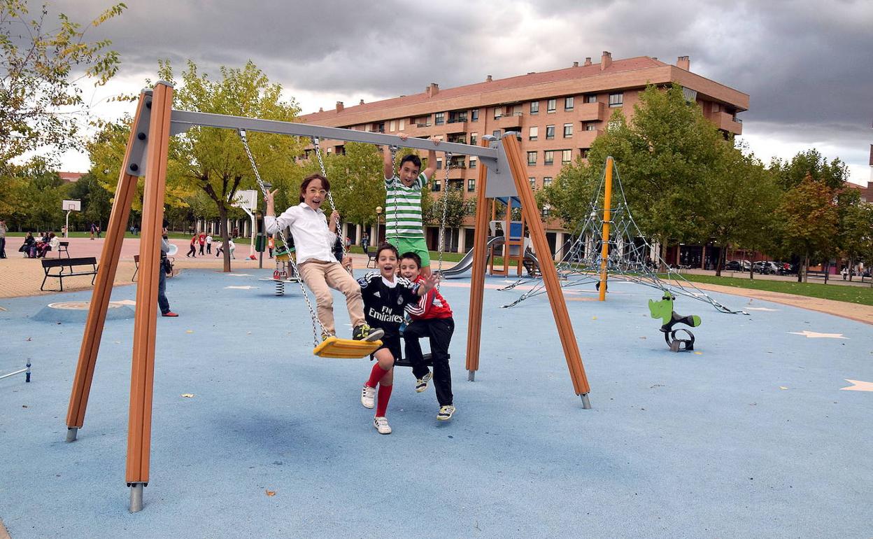 El Ayuntamiento de Logroño abre este lunes los juegos infantiles de los parques