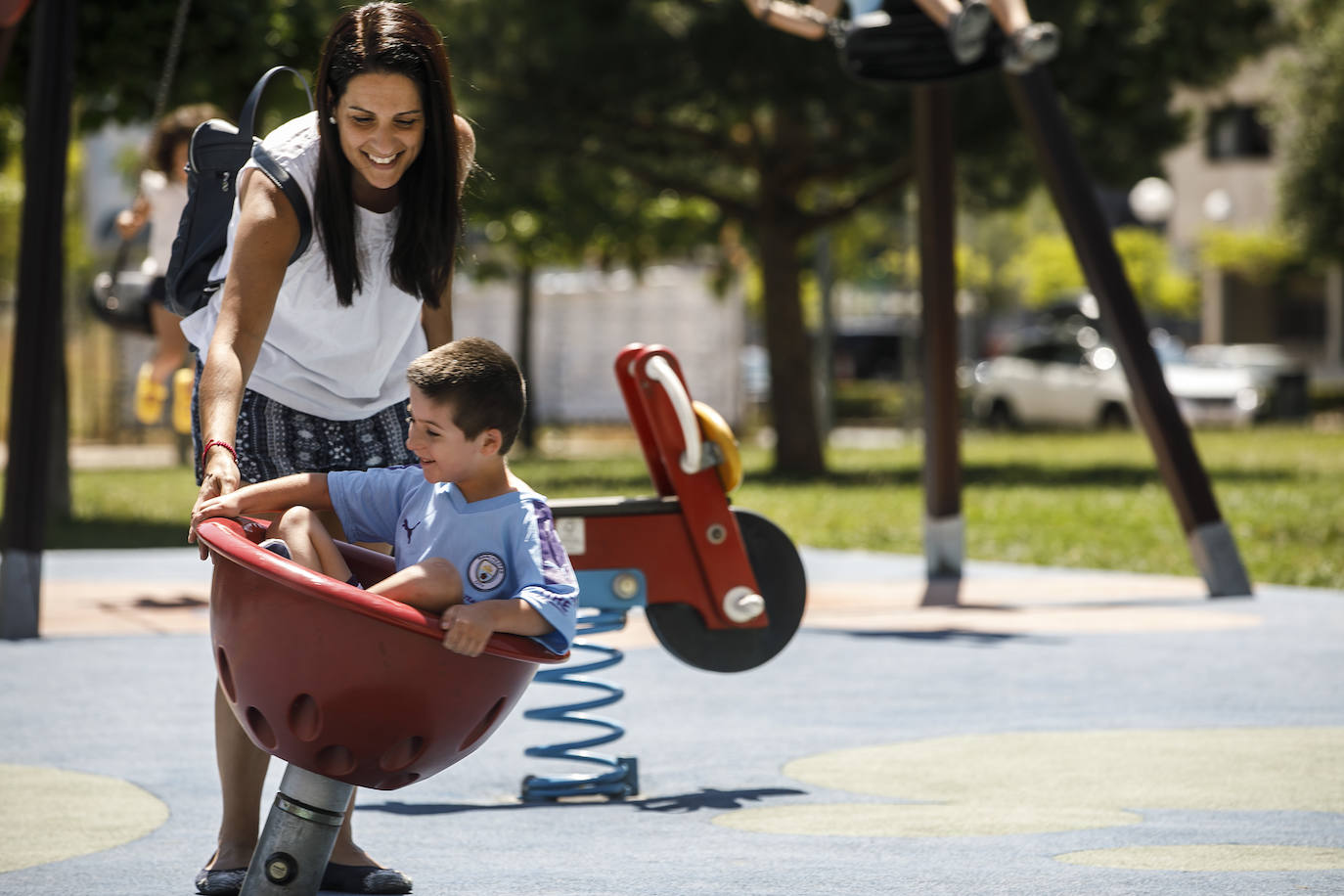 Mascarillas, geles... en las nuevas primeras horas de los juegos infantiles, que se desinfectarán a diario a primera hora de la mañana 