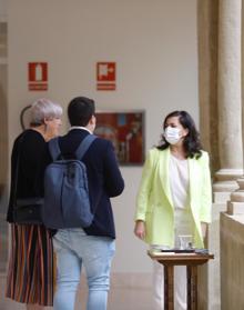 Imagen secundaria 2 - Andreu, a su llegada el Parlamento este viernes