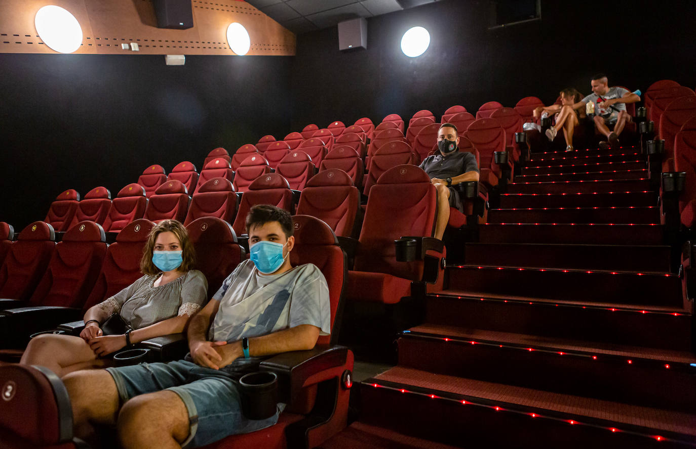 Los cines Yelmo Berceo y 7 Infantes de Lara abren este viernes con aforo reducido y medidas de higiene 