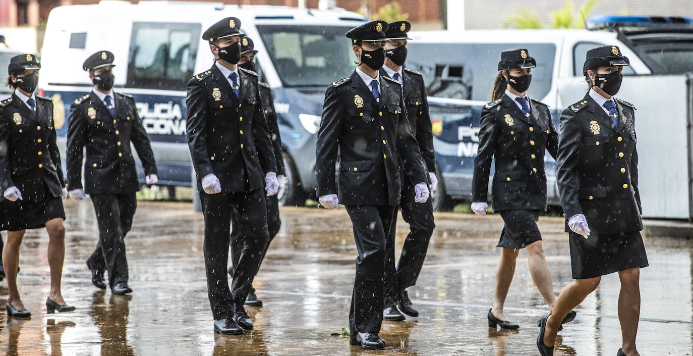 Veinte nuevos agentes han protagonizado este acto en Logroño