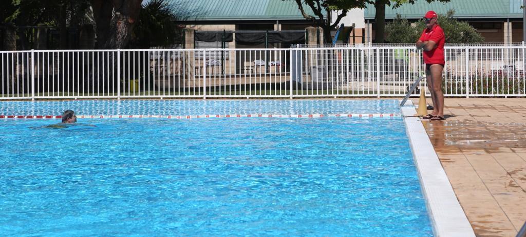 Después de la polémica de las últimas semanas, las piscinas de El Cortijo han abierto este miércoles sus puertas.