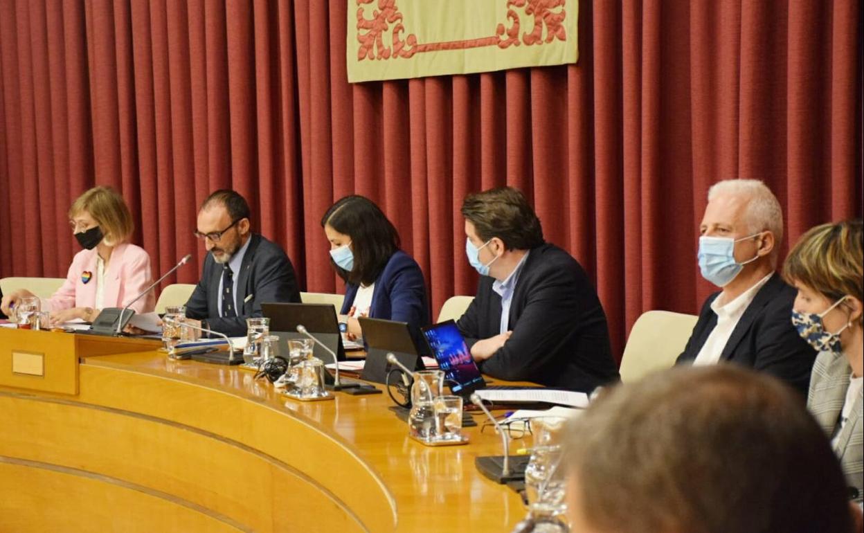 El Ayuntamiento espera avanzar en la tramitación del nuevo nudo de Vara de Rey «en próximas semanas»